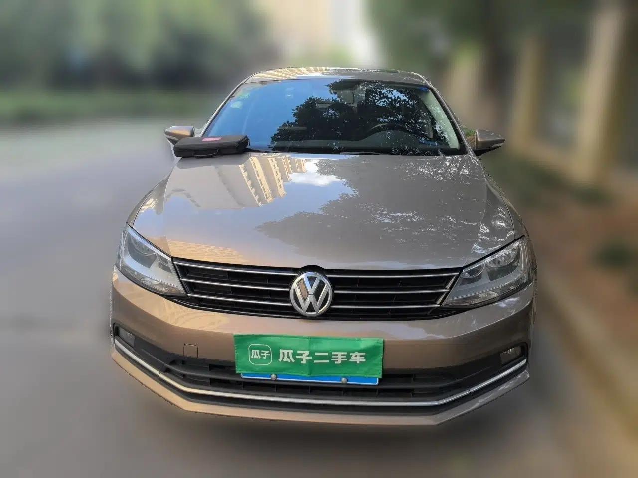 Volkswagen Sagitar 2017 1.6L Automatic Comfort Model — миниатюра 2