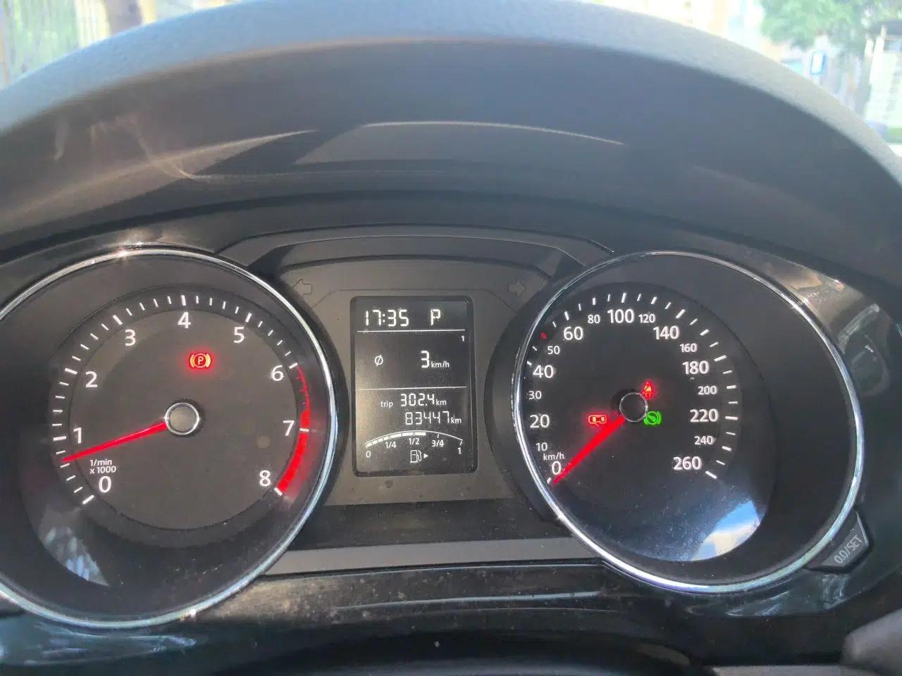 Volkswagen Sagitar 2017 1.6L Automatic Comfort Model — миниатюра 11