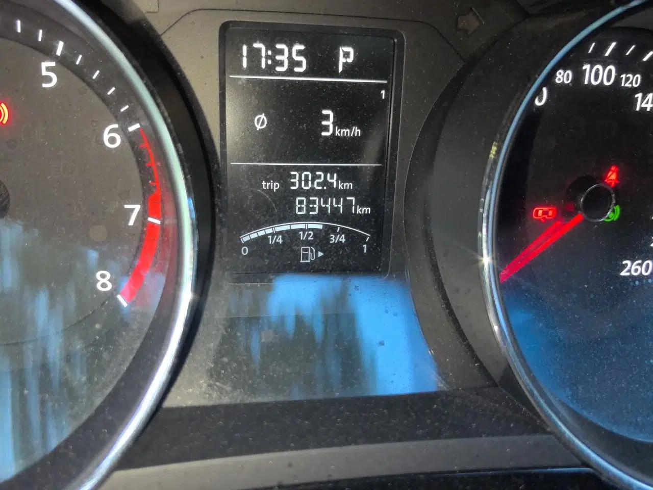 Volkswagen Sagitar 2017 1.6L Automatic Comfort Model — миниатюра 12