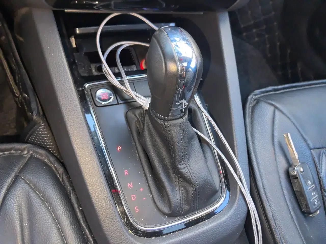 Volkswagen Sagitar 2017 1.6L Automatic Comfort Model — миниатюра 14