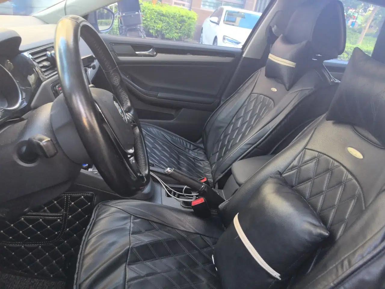 Volkswagen Sagitar 2017 1.6L Automatic Comfort Model — миниатюра 15
