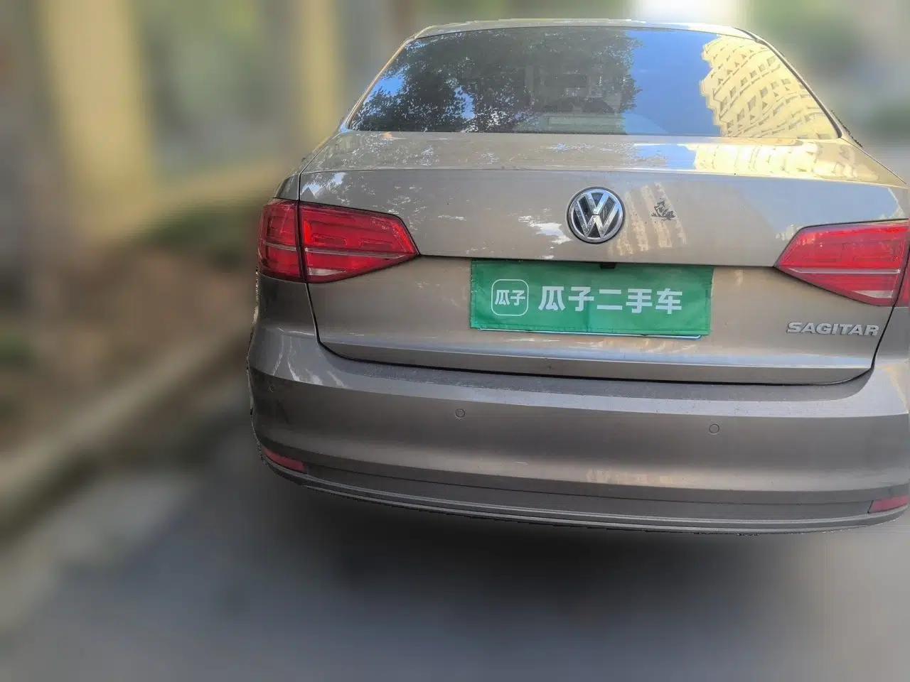 Volkswagen Sagitar 2017 1.6L Automatic Comfort Model — миниатюра 5