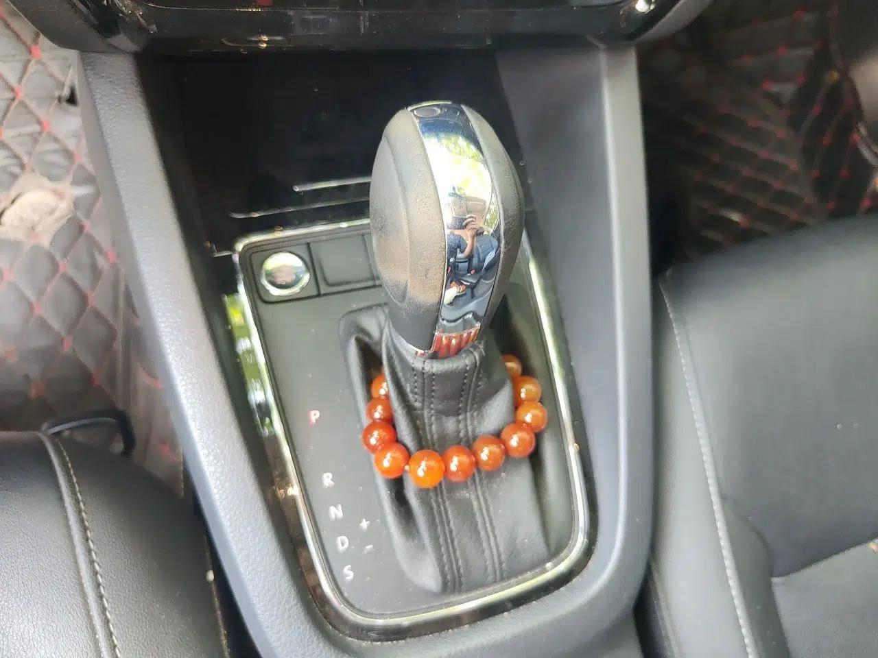 Volkswagen Sagitar 2018 1.6L Automatic Comfort Model — миниатюра 14