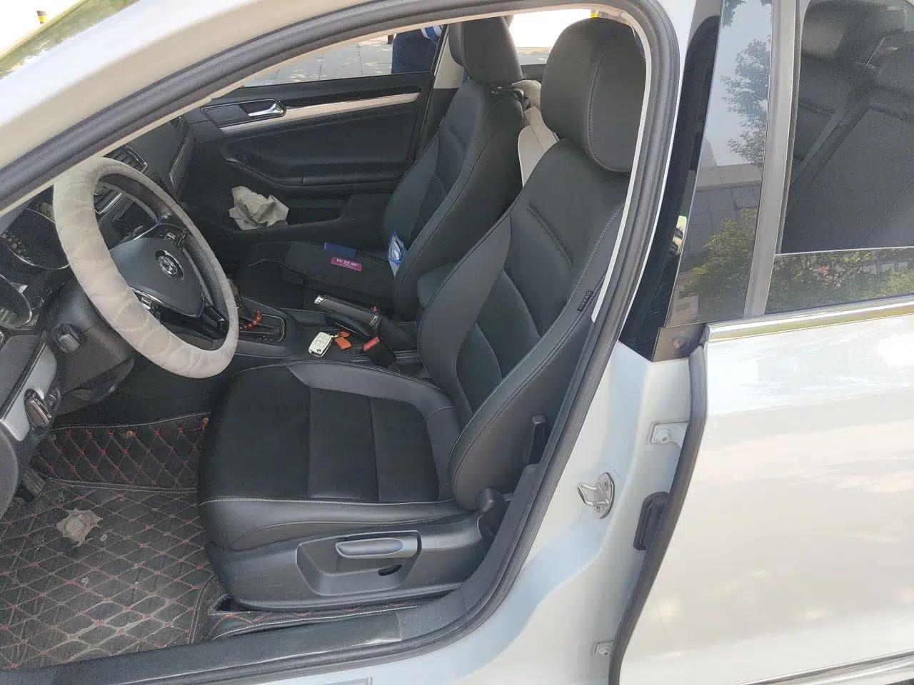 Volkswagen Sagitar 2018 1.6L Automatic Comfort Model — миниатюра 15