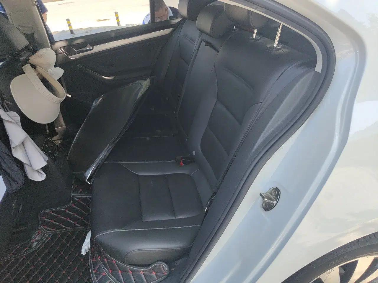Volkswagen Sagitar 2018 1.6L Automatic Comfort Model — миниатюра 17
