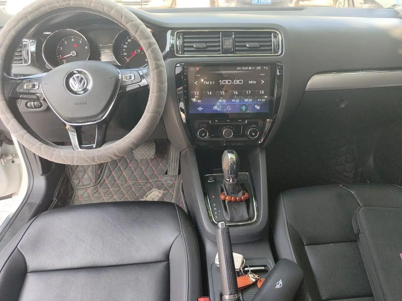 Volkswagen Sagitar 2018 1.6L Automatic Comfort Model — миниатюра 9