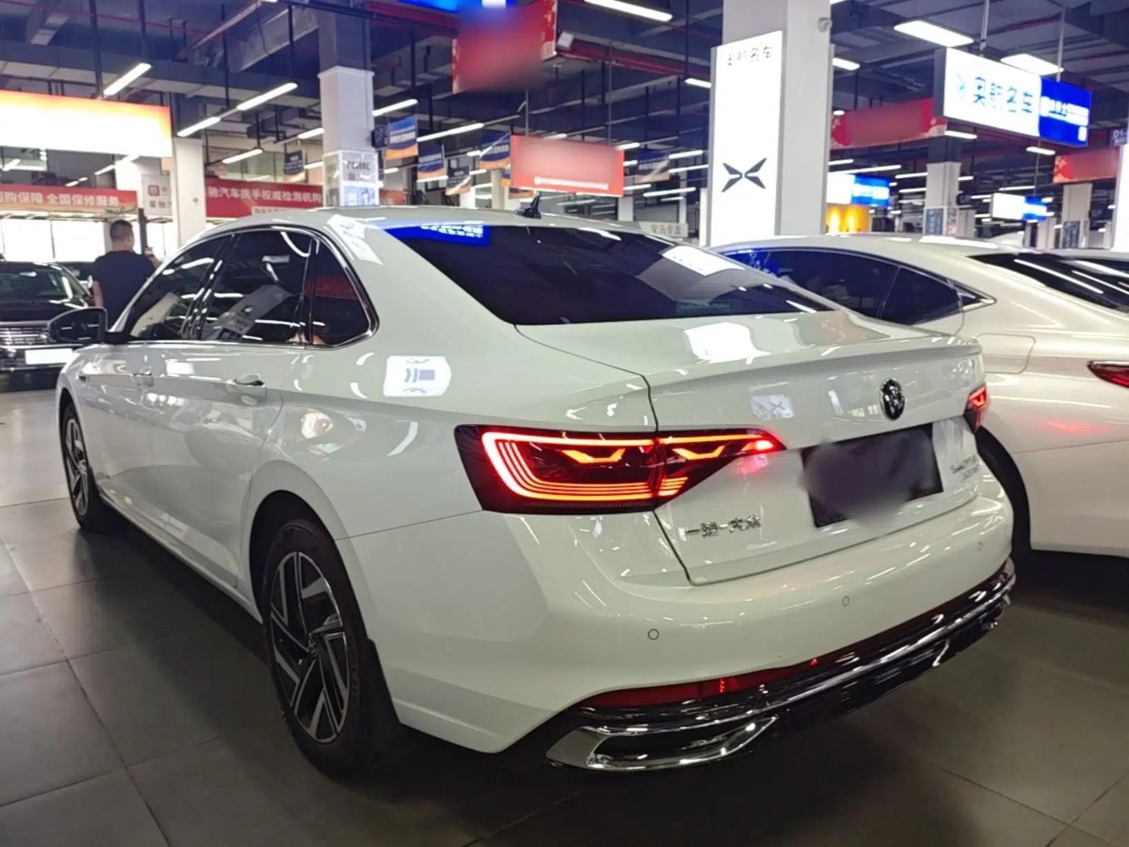 Volkswagen Sagitar 2024 300TSI DSG Excellence Edition — миниатюра 4