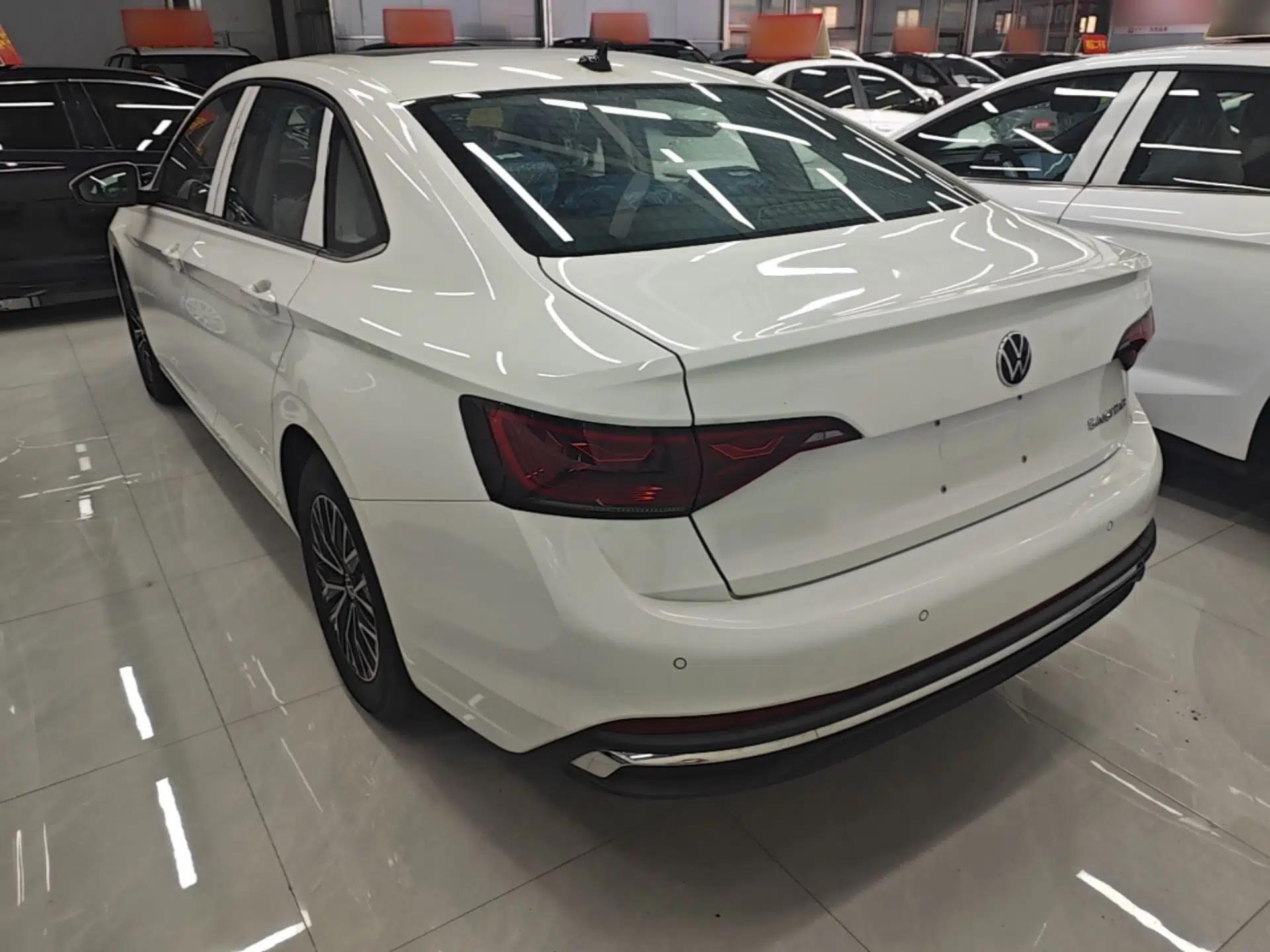 Volkswagen Sagitar 2025 Facelift 200TSI DSG Flyover Edition — миниатюра 4