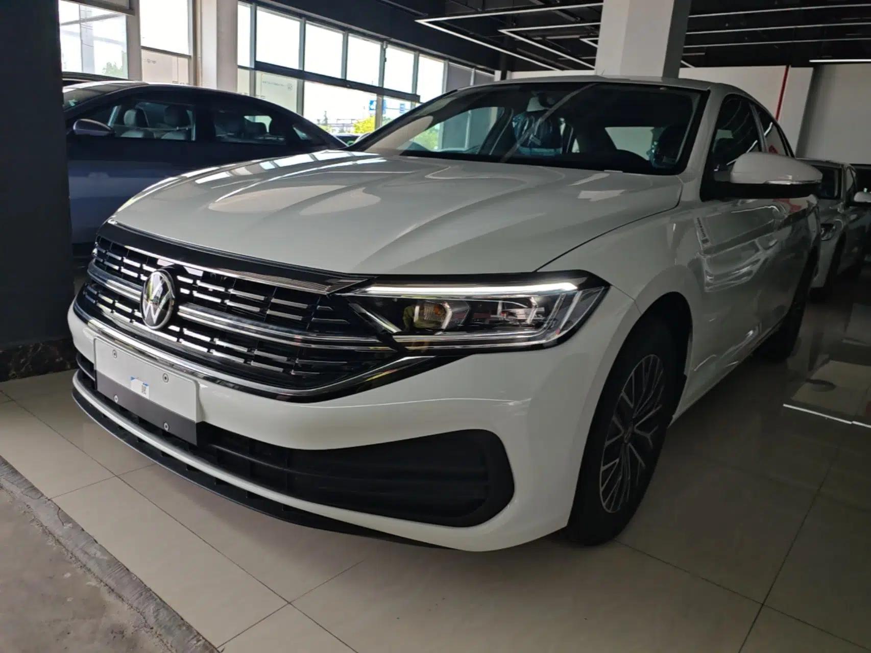 Volkswagen Sagitar 2025 Facelift 200TSI DSG Flyover Edition — миниатюра 1