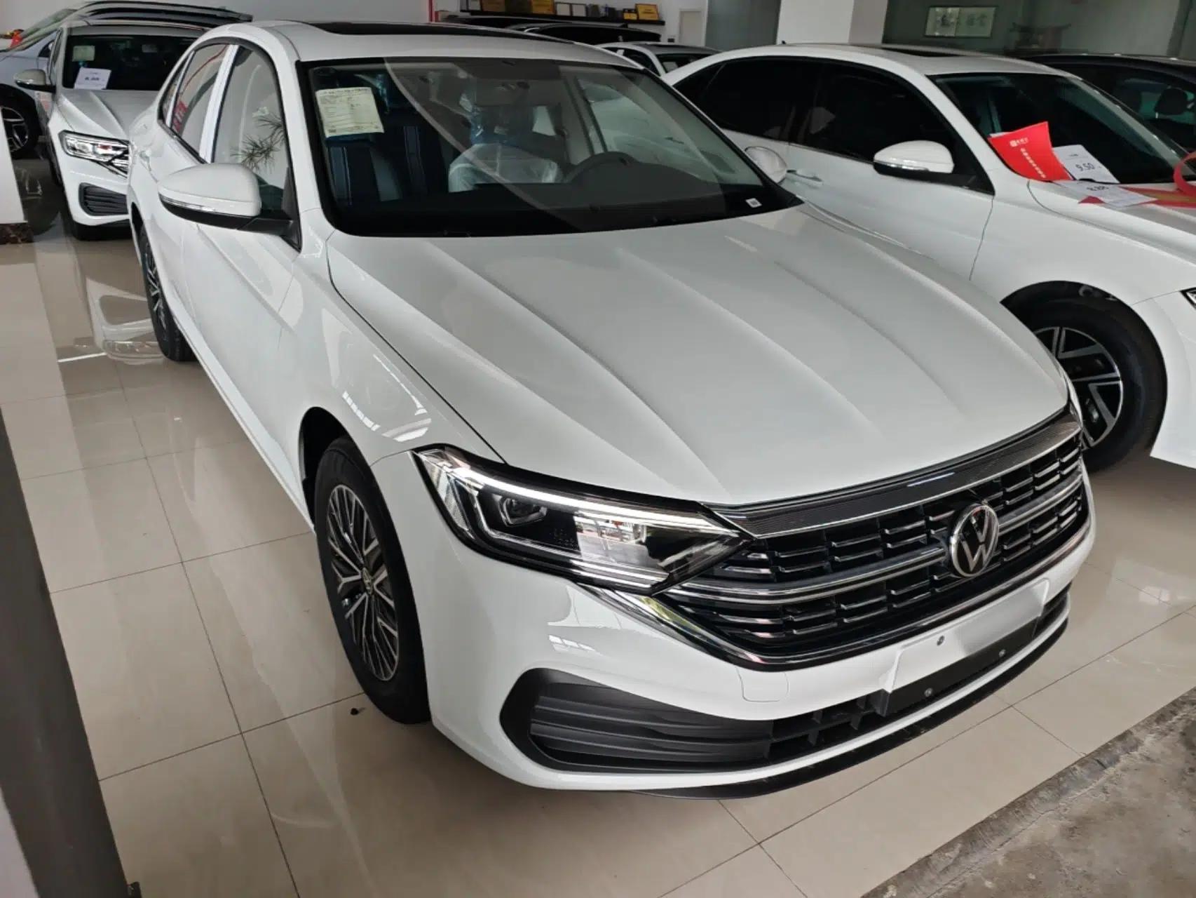 Volkswagen Sagitar 2025 Facelift 200TSI DSG Flyover Edition — миниатюра 3