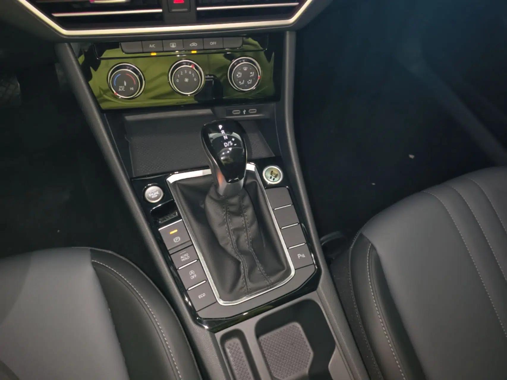Volkswagen Sagitar 2026 Model 30 Million Units Selected 300TSI DSG Surpassing Edition — миниатюра 16