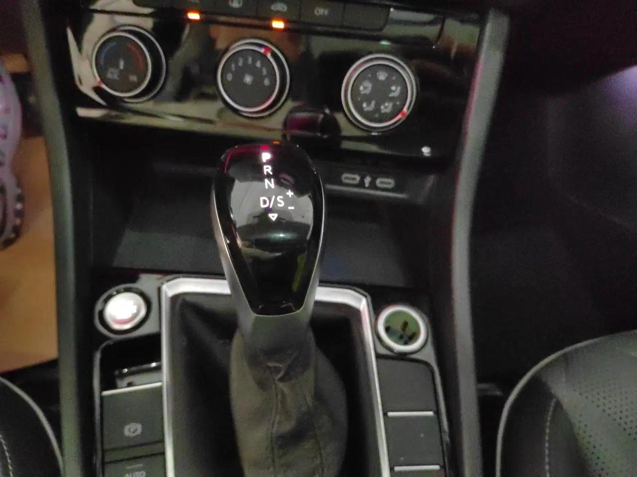 Volkswagen Sagitar 2024 300TSI DSG Excellence Edition — миниатюра 14