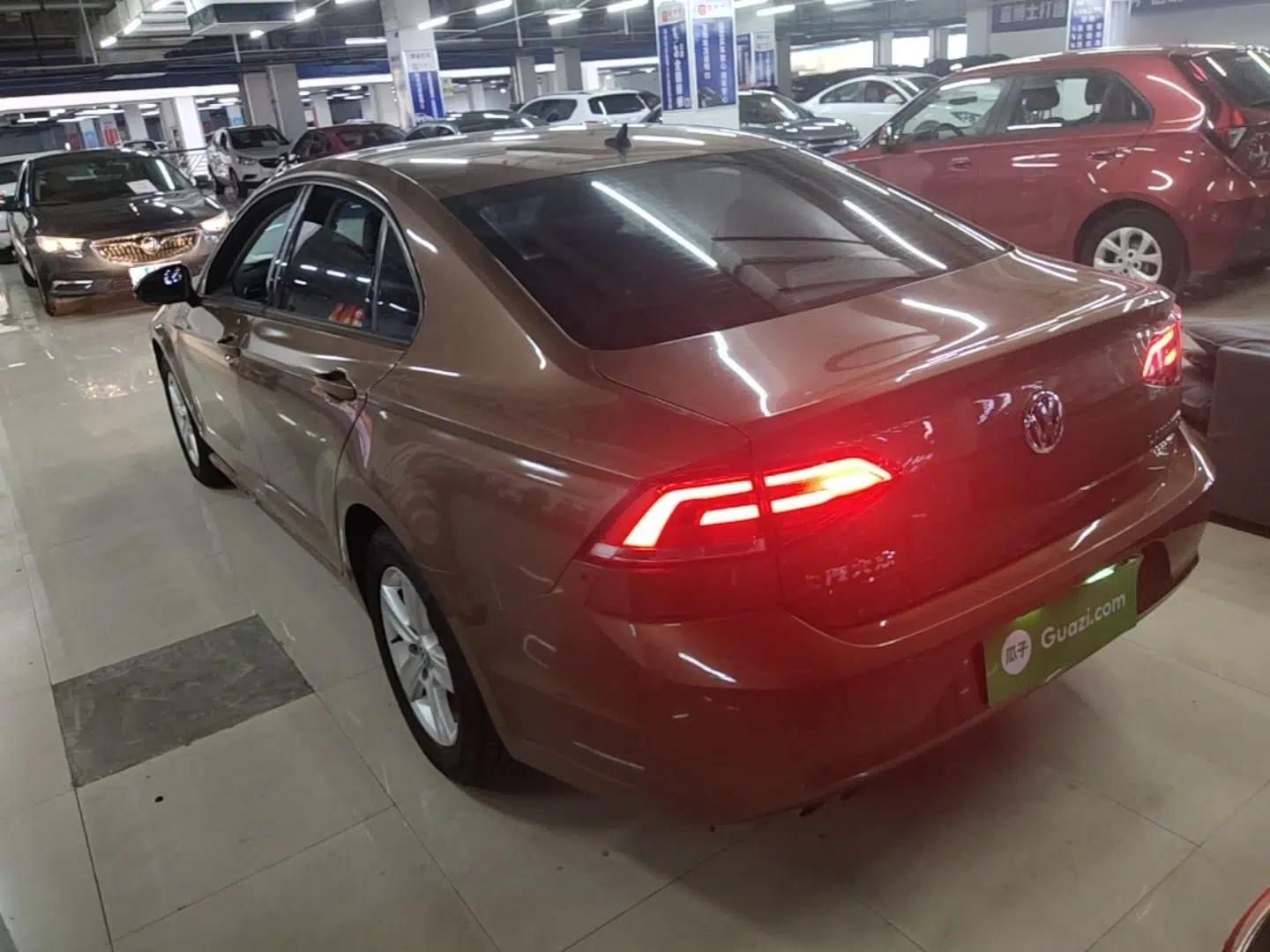 Volkswagen Lamando 2017 230TSI DSG Fashion Edition — миниатюра 4