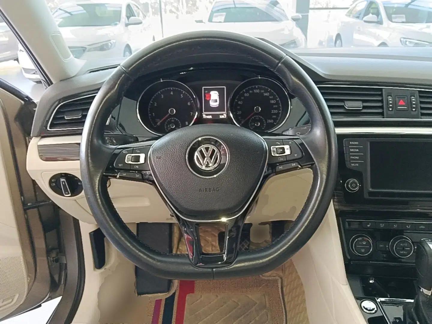 Volkswagen Lamando 2015 280TSI DSG Luxury Edition — миниатюра 13