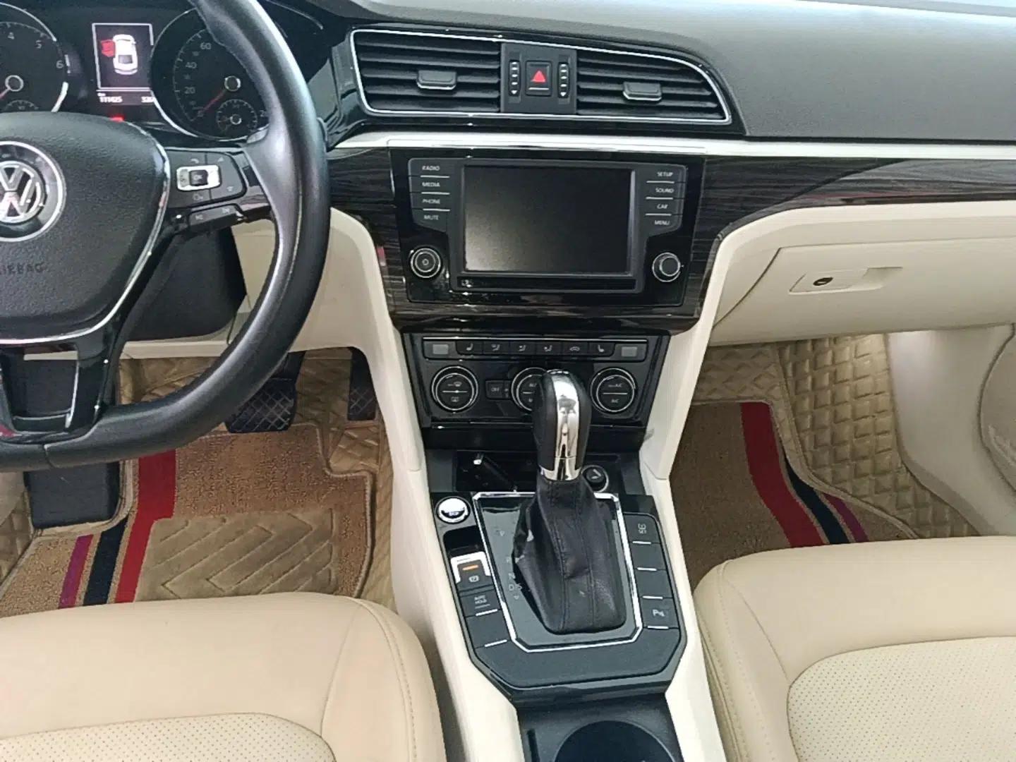 Volkswagen Lamando 2015 280TSI DSG Luxury Edition — миниатюра 15