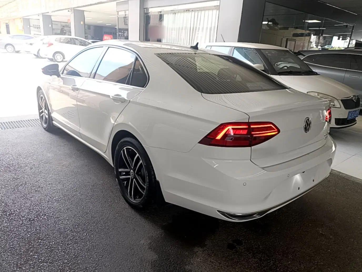 Volkswagen Lamando 2021 Facelift 280TSI DSG Comfort Edition (Manual Air Conditioning) — миниатюра 4