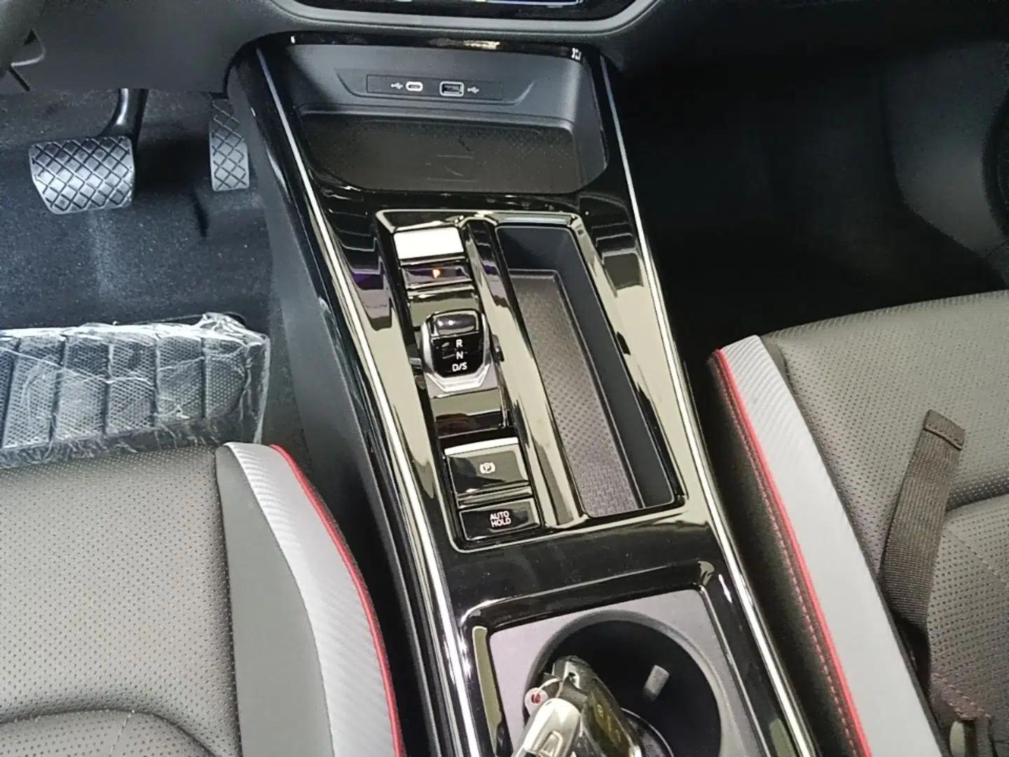 Volkswagen Lamando 2024 Lavida L 280TSI DSG Cool & Spicy Edition — миниатюра 16