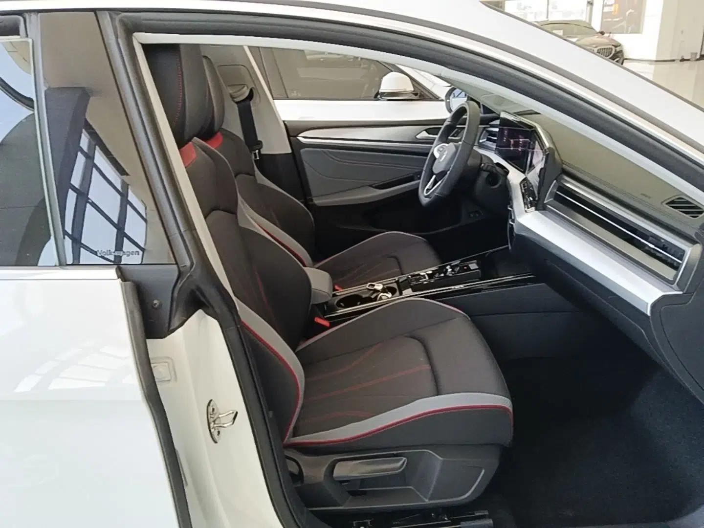 Volkswagen Lamando 2024 Lavida L 280TSI DSG Cool & Spicy Edition — миниатюра 19