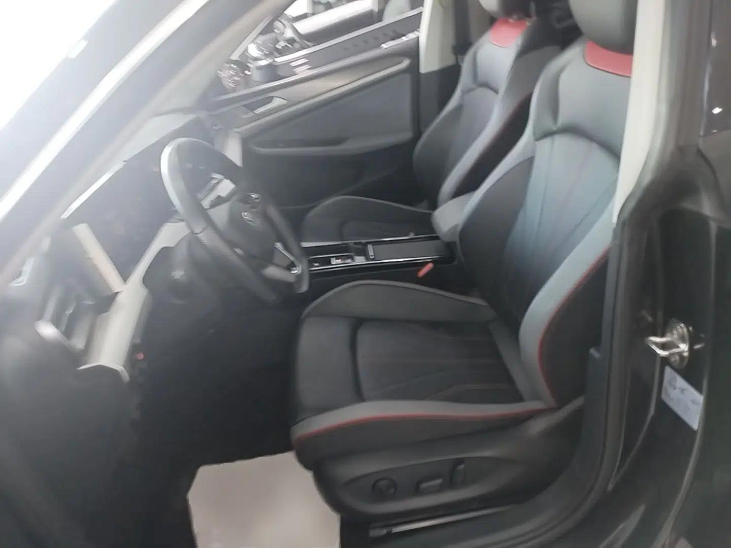 Volkswagen Lamando 2023 Lavida L 280TSI DSG Cool & Spicy Edition — миниатюра 22