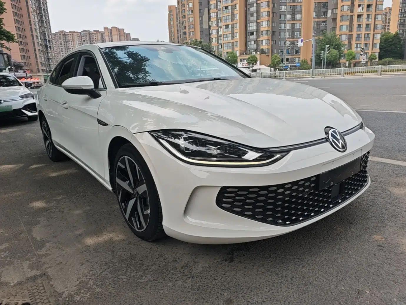 Volkswagen Lamando 2022 Lavida L 280TSI DSG Cool & Spicy Edition — миниатюра 3
