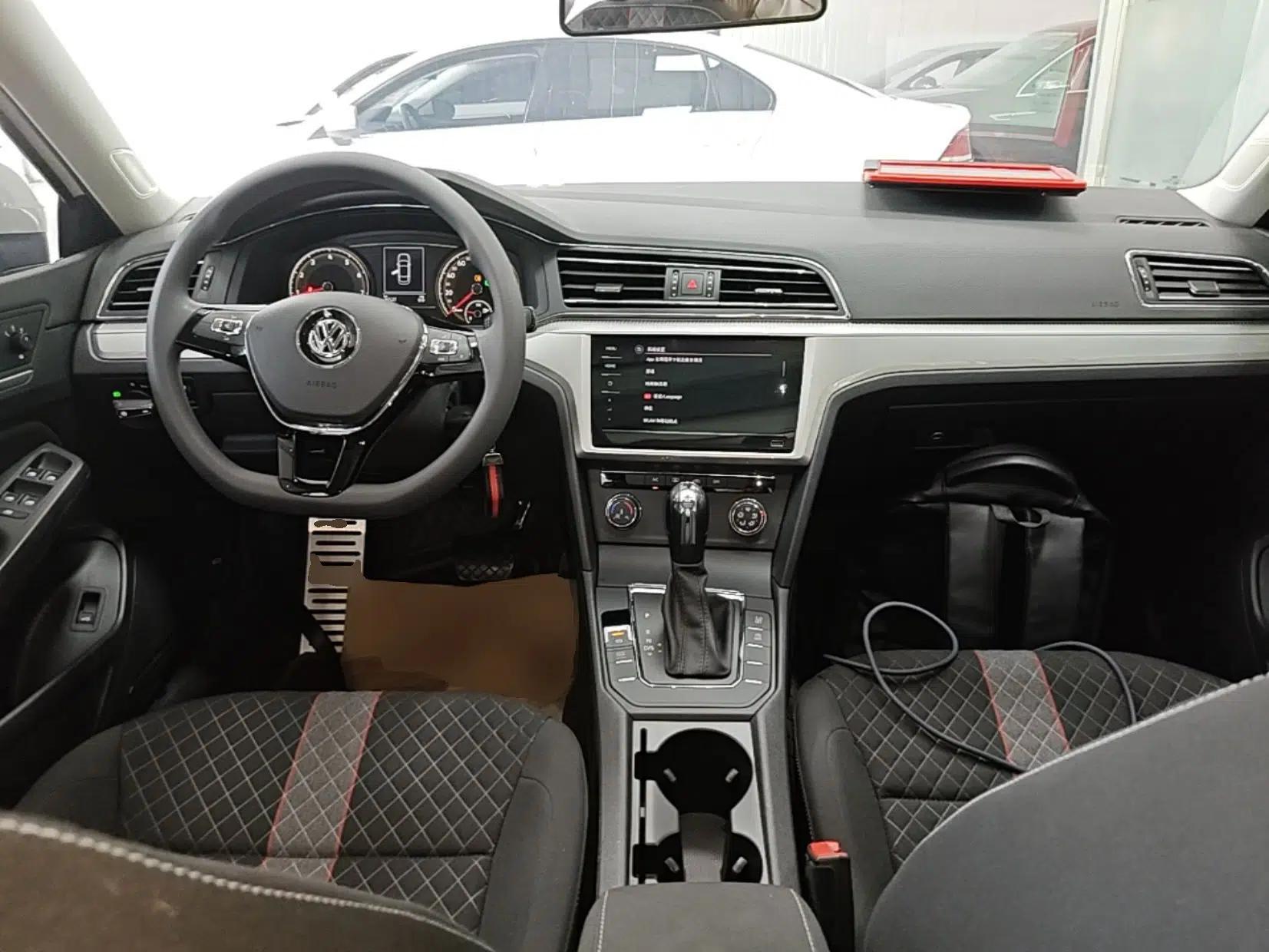 Volkswagen Lamando 2021 230TSI DSG Fashion Edition — миниатюра 12
