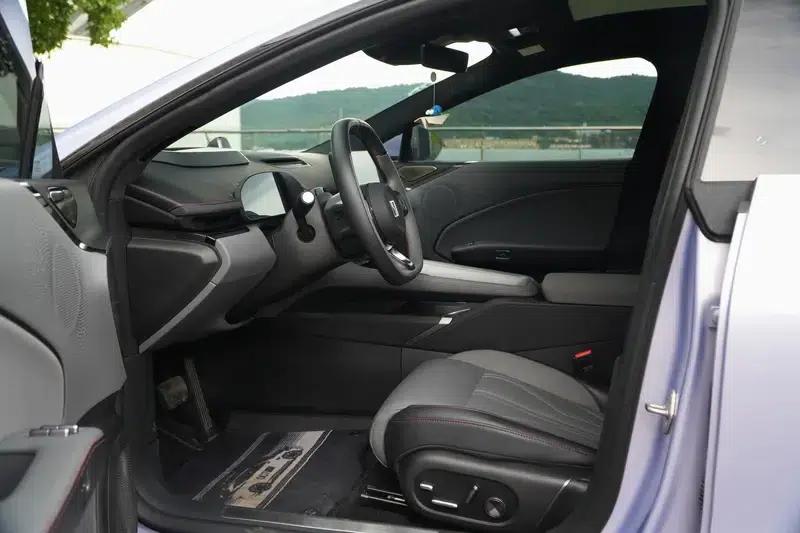 ZEEKR 007GT 2025 Rear-Wheel Drive Intelligent Driving Edition 75kWh — миниатюра 14
