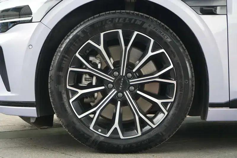 ZEEKR 007GT 2025 Rear-Wheel Drive Intelligent Driving Edition 75kWh — миниатюра 5