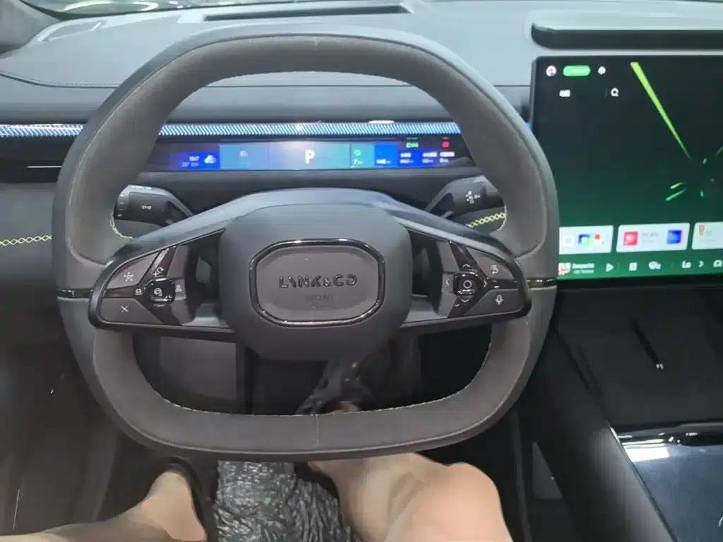 Lynk & Co 10 2025 240 AWD Ultra Sport Edition — миниатюра 11