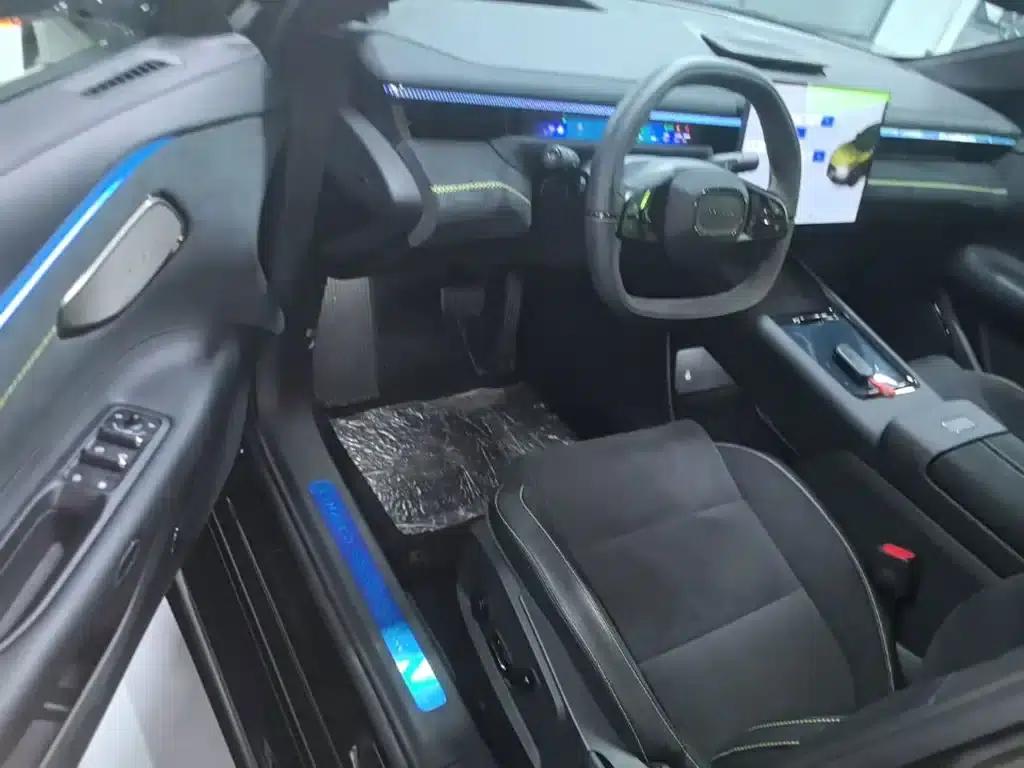 Lynk & Co 10 2025 240 AWD Ultra Sport Edition — миниатюра 16