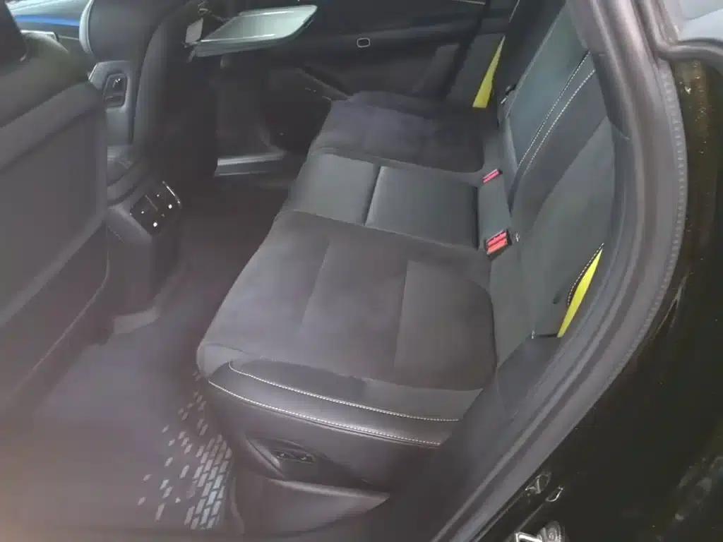 Lynk & Co 10 2025 240 AWD Ultra Sport Edition — миниатюра 17