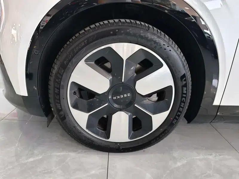 ZEEKR MIX 2025 76kWh Smart Drive Edition — миниатюра 8