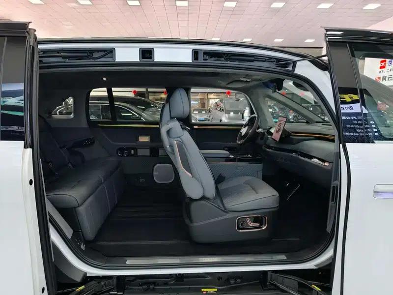 ZEEKR MIX 2025 76kWh Smart Drive Edition — миниатюра 9