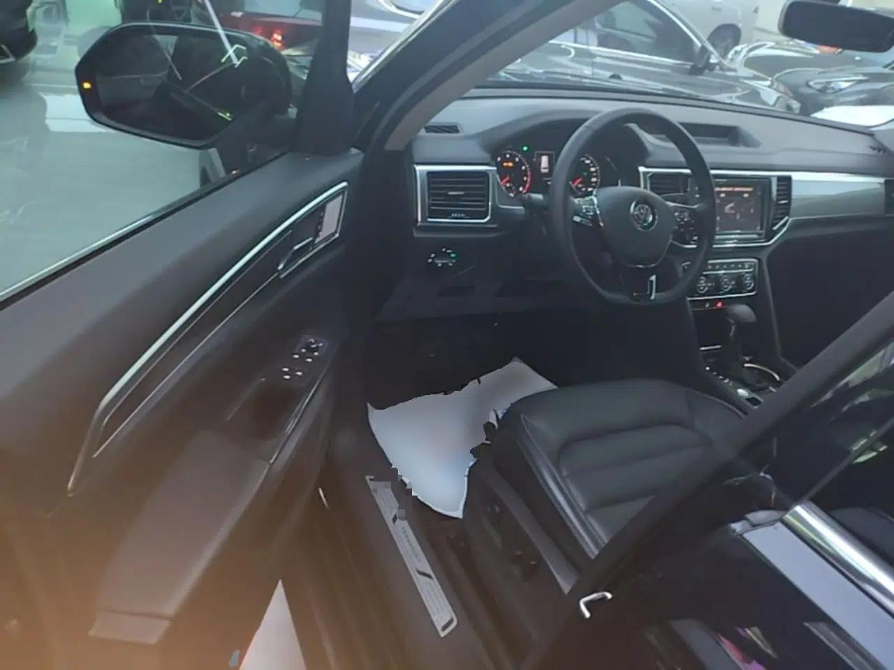 Volkswagen Teramont 2019 330TSI Two-Wheel-Drive Luxury Edition China V Standard — миниатюра 18