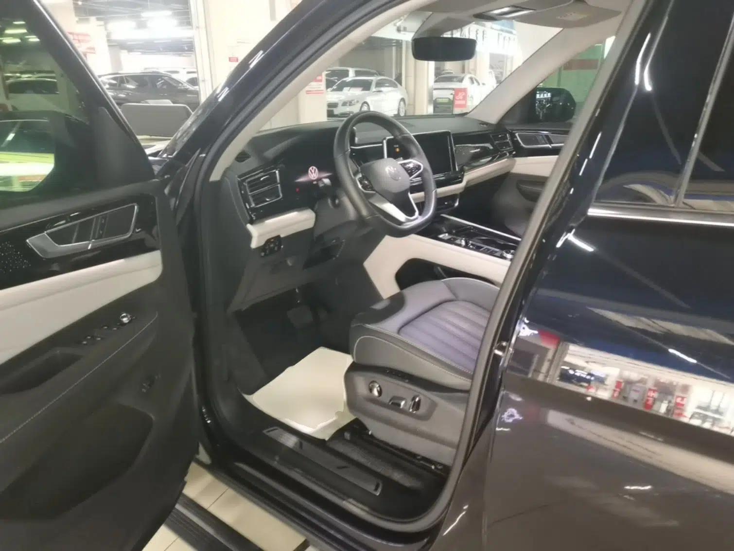 Volkswagen Teramont 2023 380TSI Four-Wheel Drive Luxury Edition — миниатюра 17