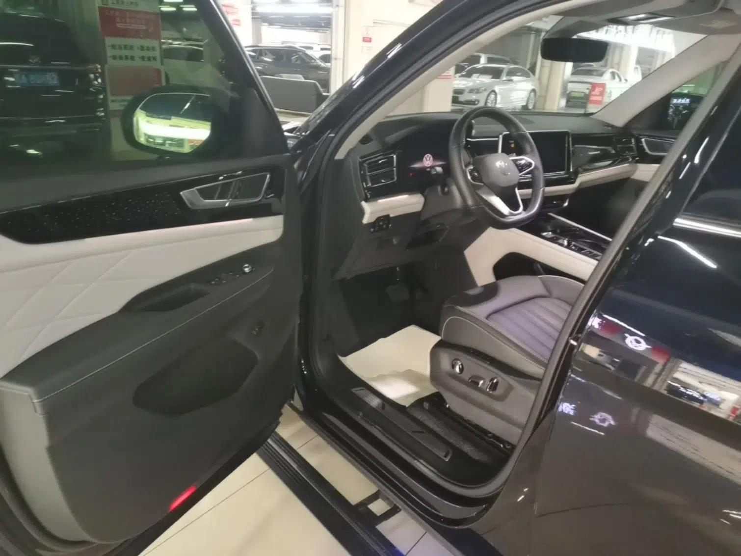 Volkswagen Teramont 2023 380TSI Four-Wheel Drive Luxury Edition — миниатюра 18
