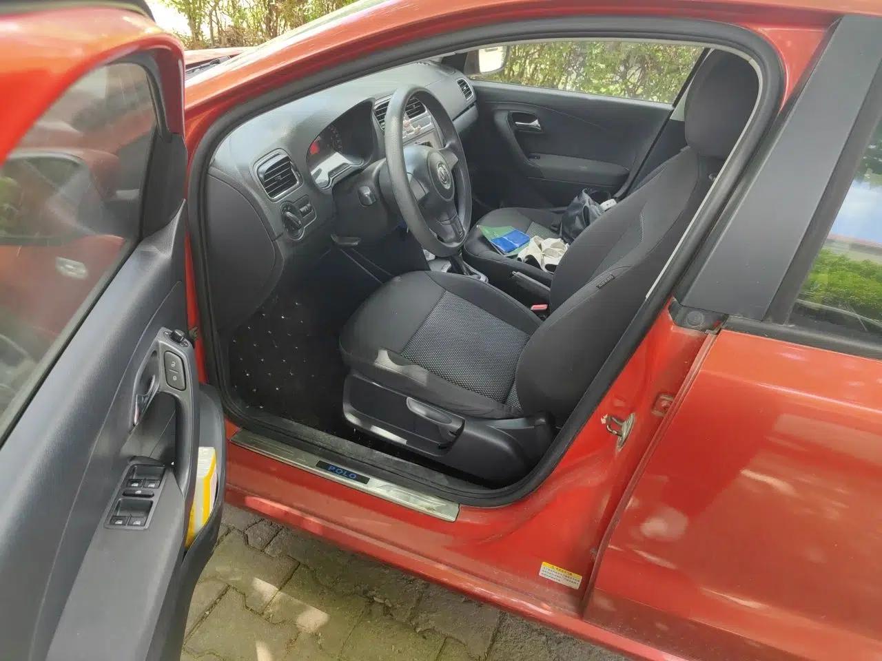 Volkswagen Polo 2011 1.6L Automatic ZhiShang Version — миниатюра 16