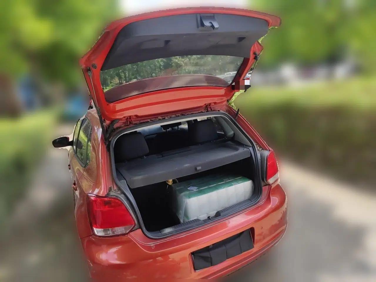 Volkswagen Polo 2011 1.6L Automatic ZhiShang Version — миниатюра 19