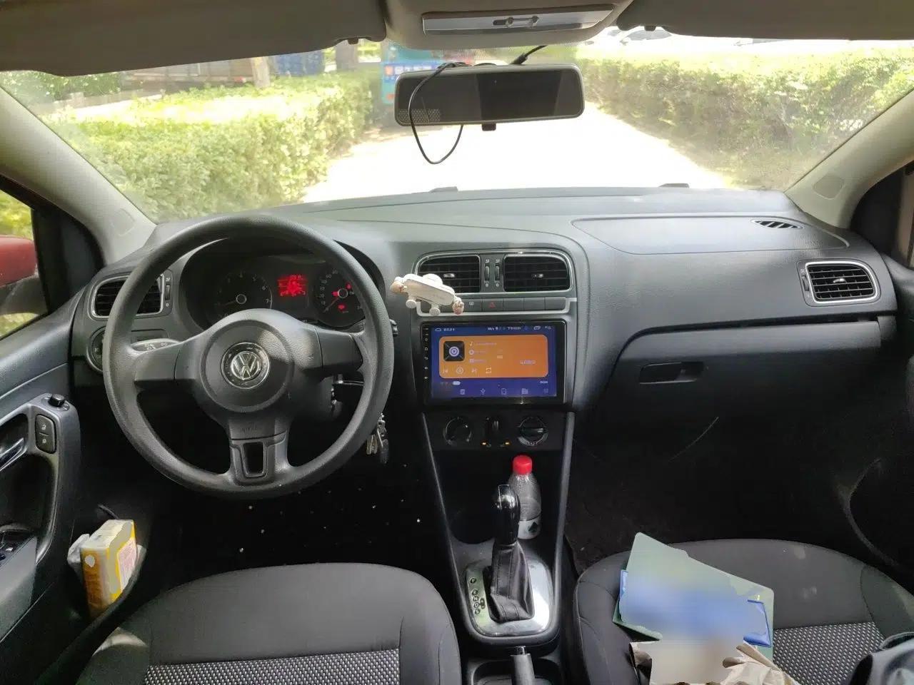 Volkswagen Polo 2011 1.6L Automatic ZhiShang Version — миниатюра 9