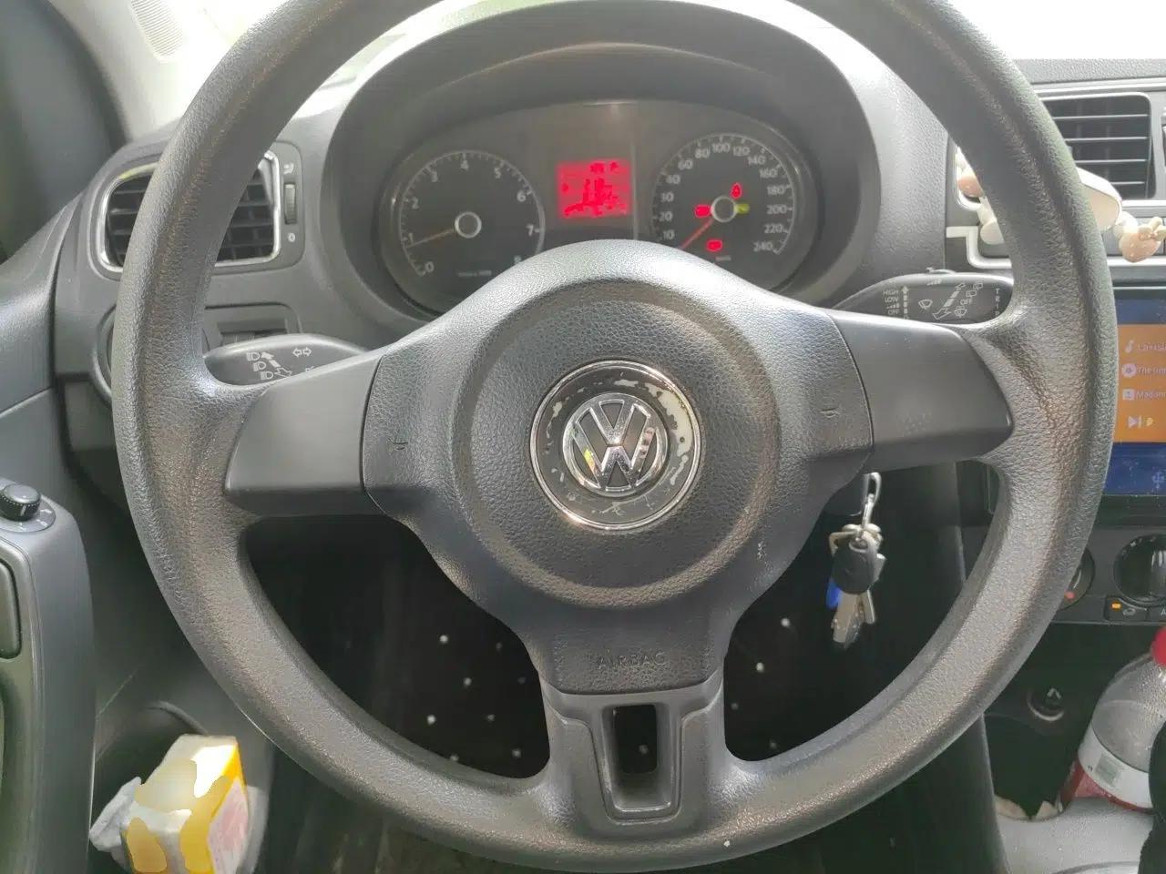 Volkswagen Polo 2011 1.6L Automatic ZhiShang Version — миниатюра 10