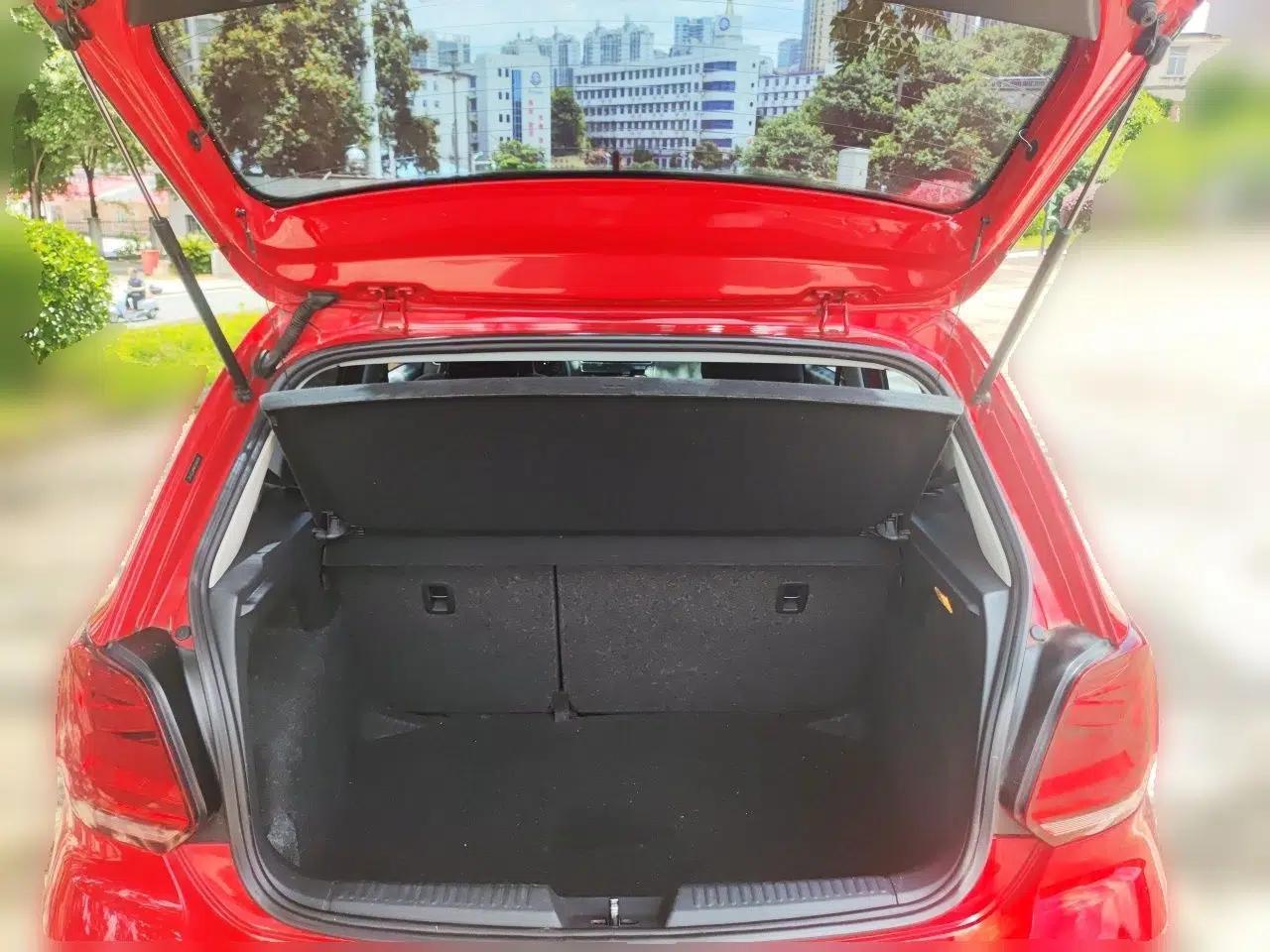 Volkswagen Polo 2014 1.6L Manual Comfort Edition — миниатюра 19