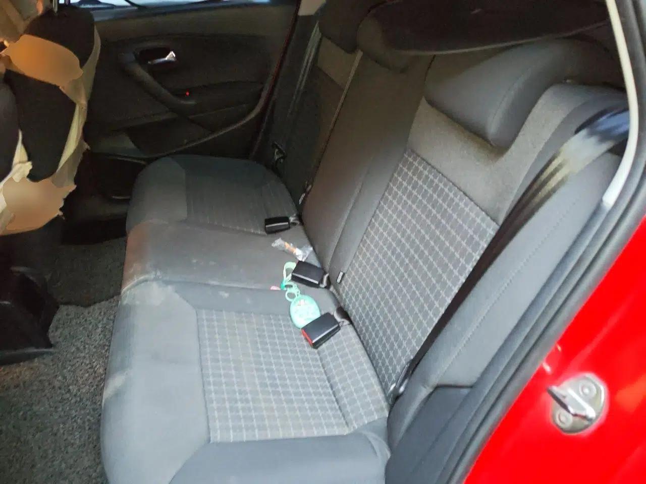 Volkswagen Polo 2014 1.6L Automatic Comfort Edition — миниатюра 17