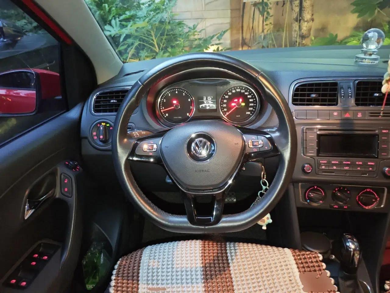 Volkswagen Polo 2014 1.6L Automatic Comfort Edition — миниатюра 10