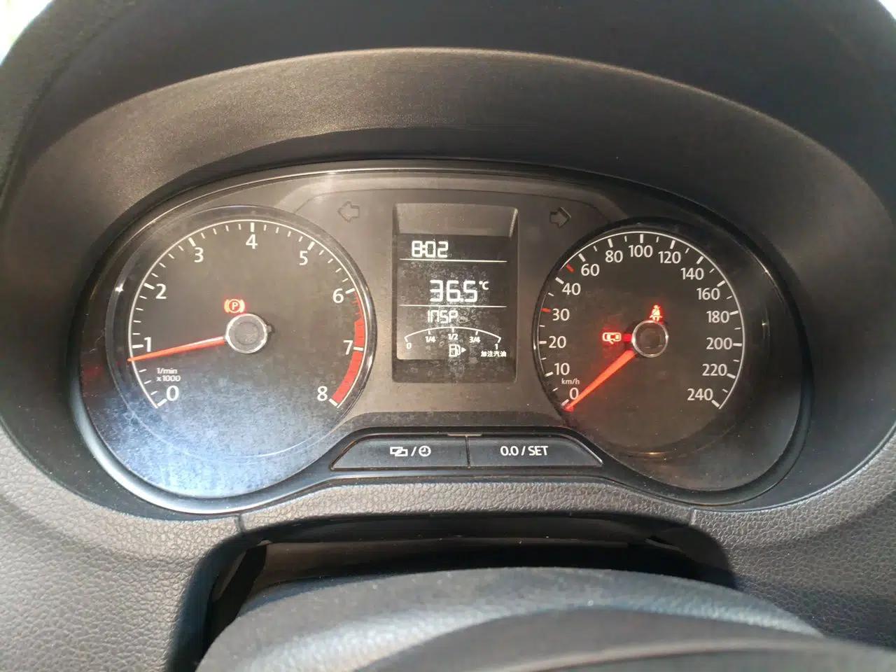 Volkswagen Polo 2016 1.4L Manual Fashion Model — миниатюра 11