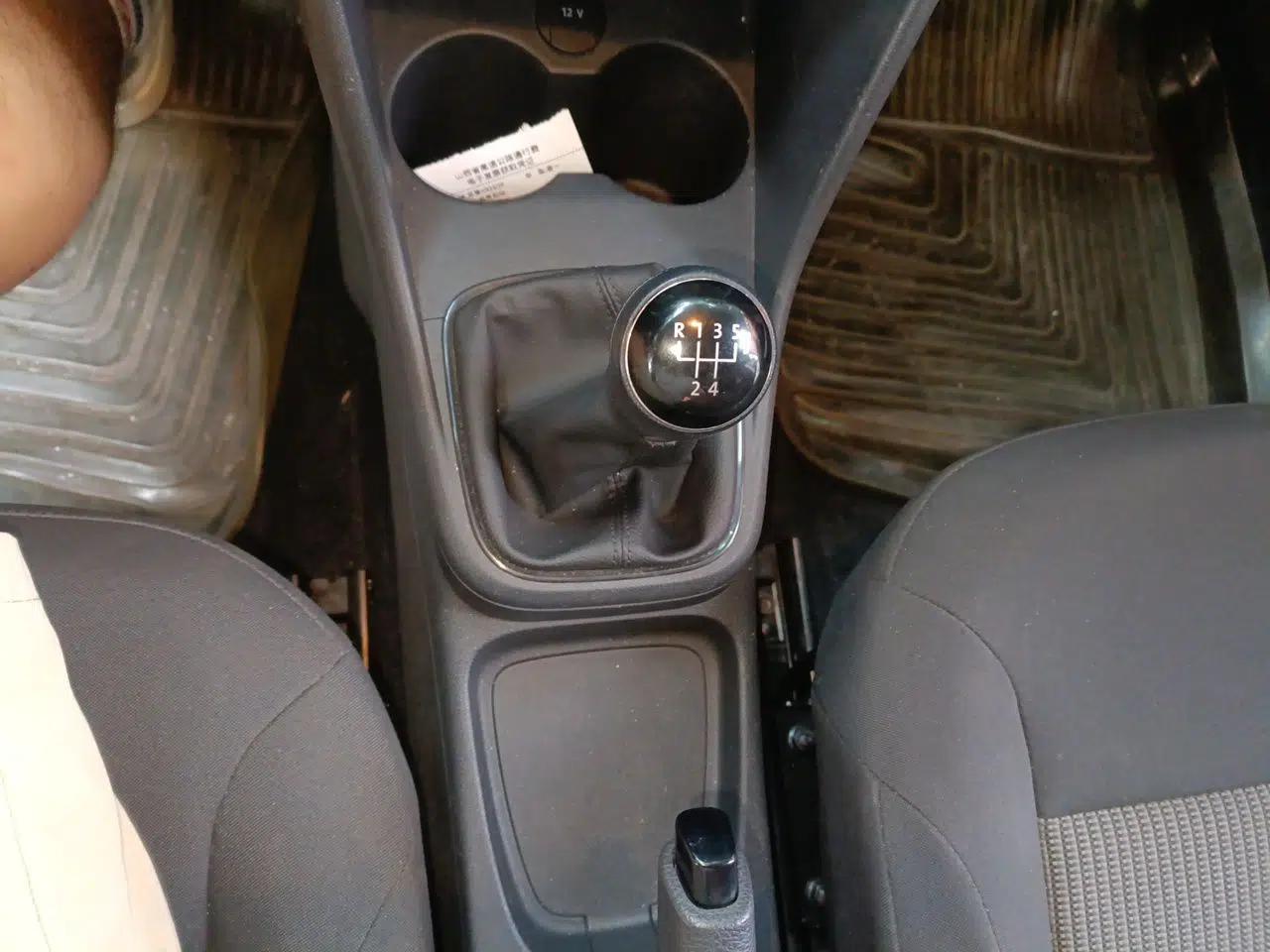Volkswagen Polo 2016 1.4L Manual Fashion Model — миниатюра 14