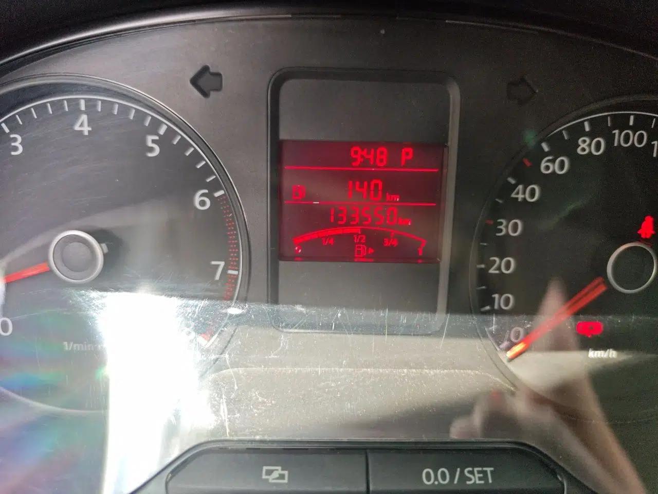 Volkswagen Polo 2011 1.4L Automatic ZhiShang Version — миниатюра 12