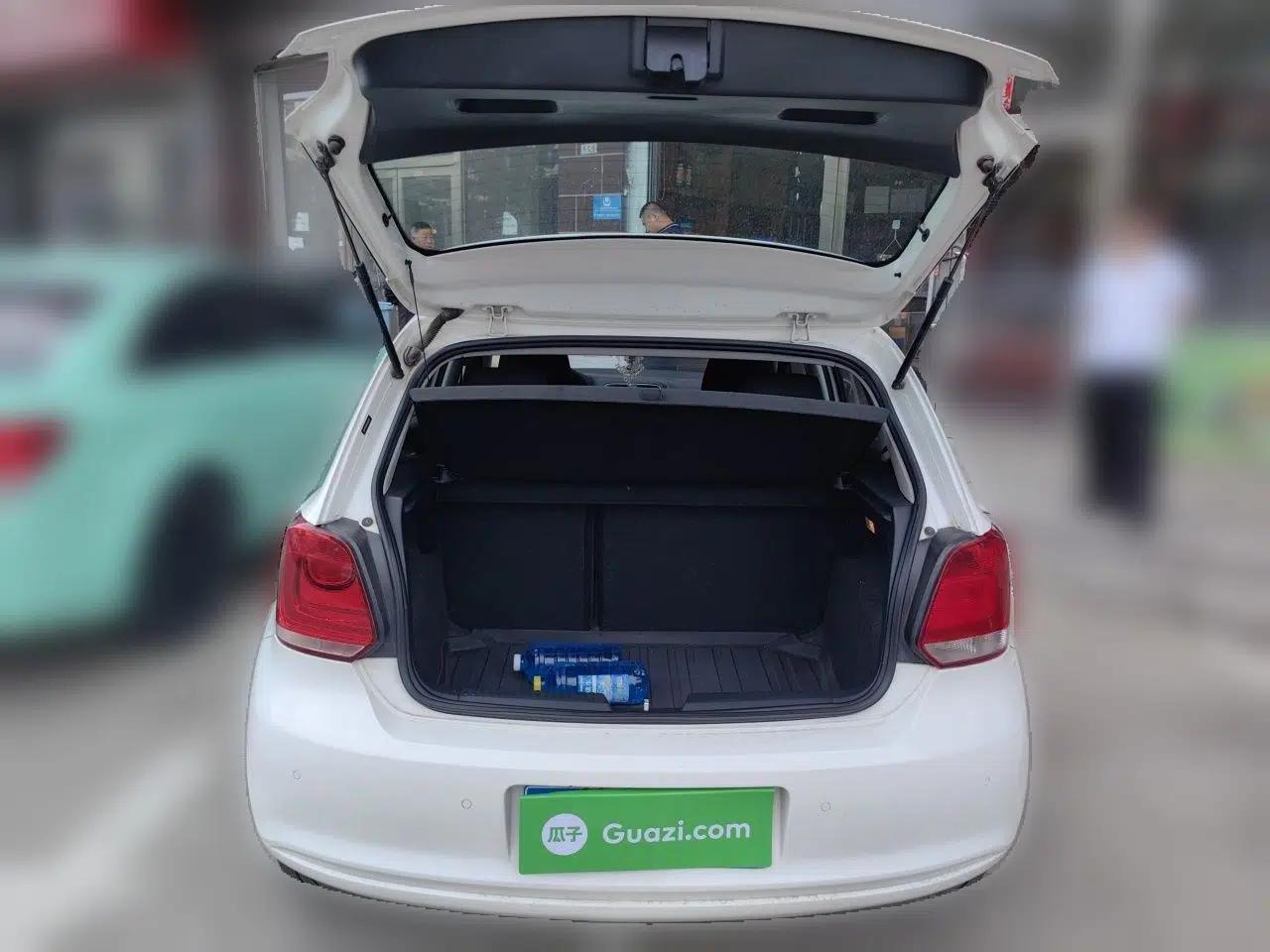 Volkswagen Polo 2013 1.6L Automatic Comfort Edition — миниатюра 19