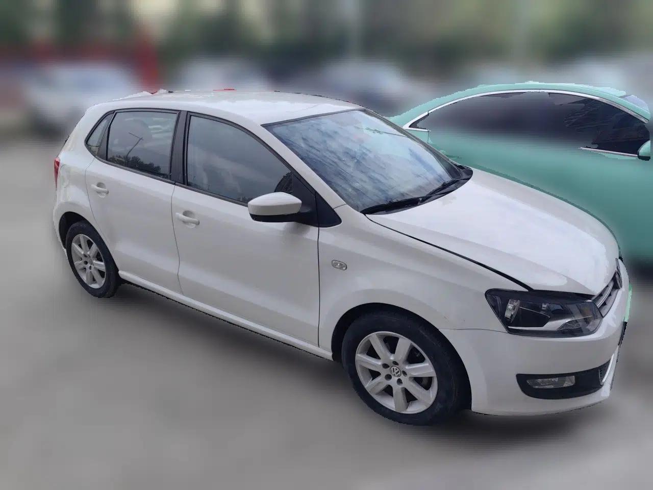 Volkswagen Polo 2013 1.6L Automatic Comfort Edition — миниатюра 3