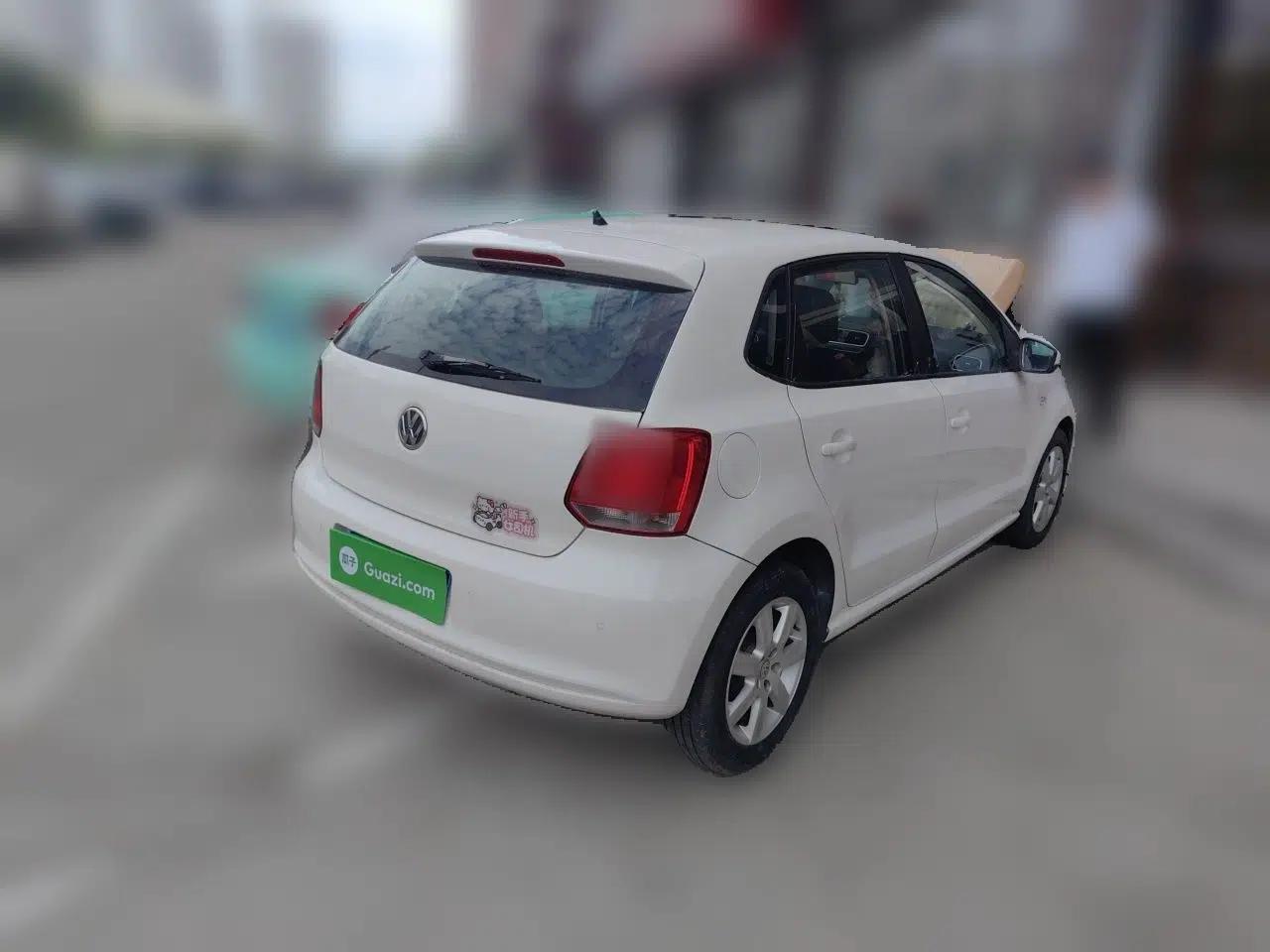Volkswagen Polo 2013 1.6L Automatic Comfort Edition — миниатюра 6