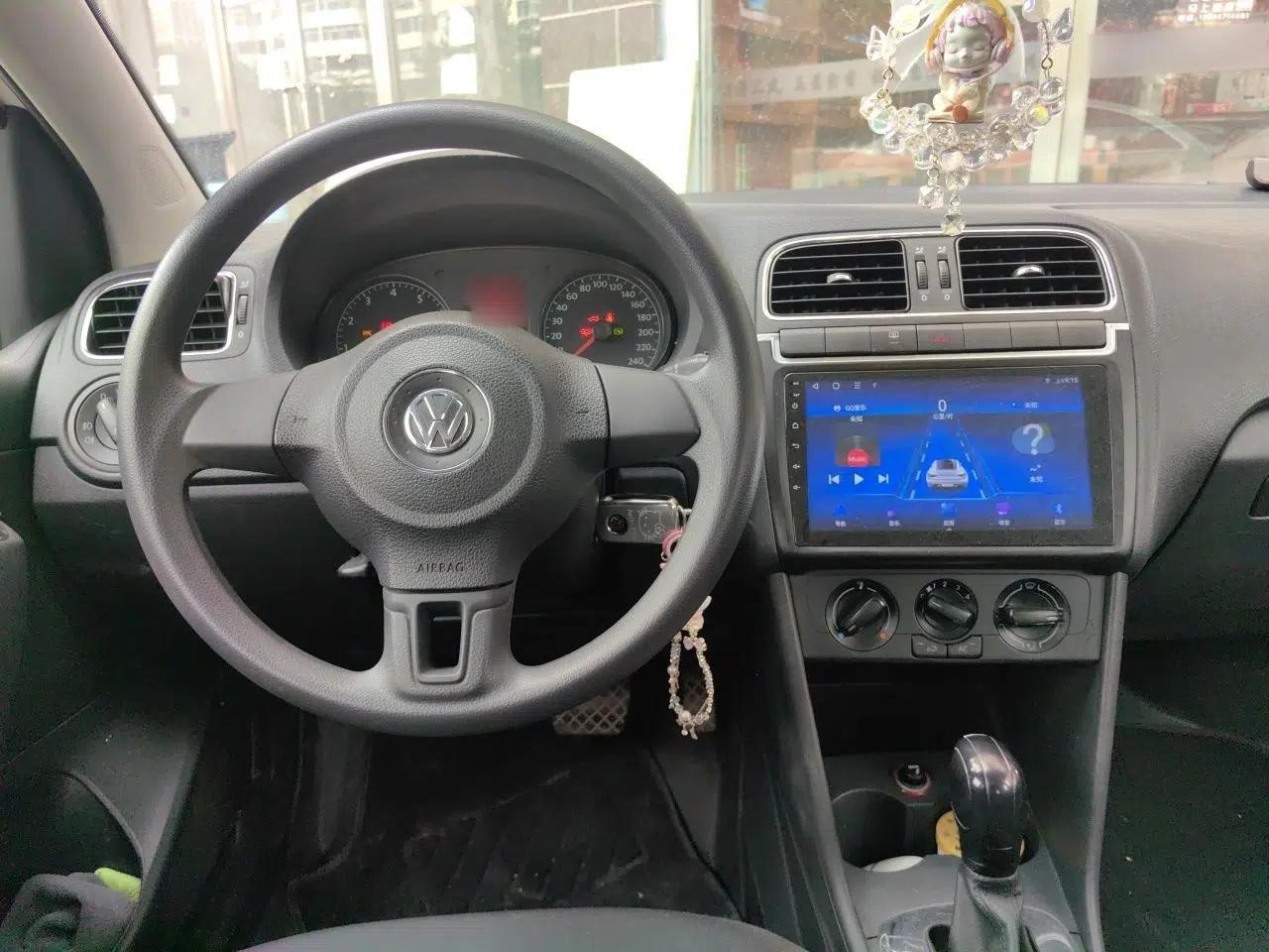 Volkswagen Polo 2013 1.6L Automatic Comfort Edition — миниатюра 9