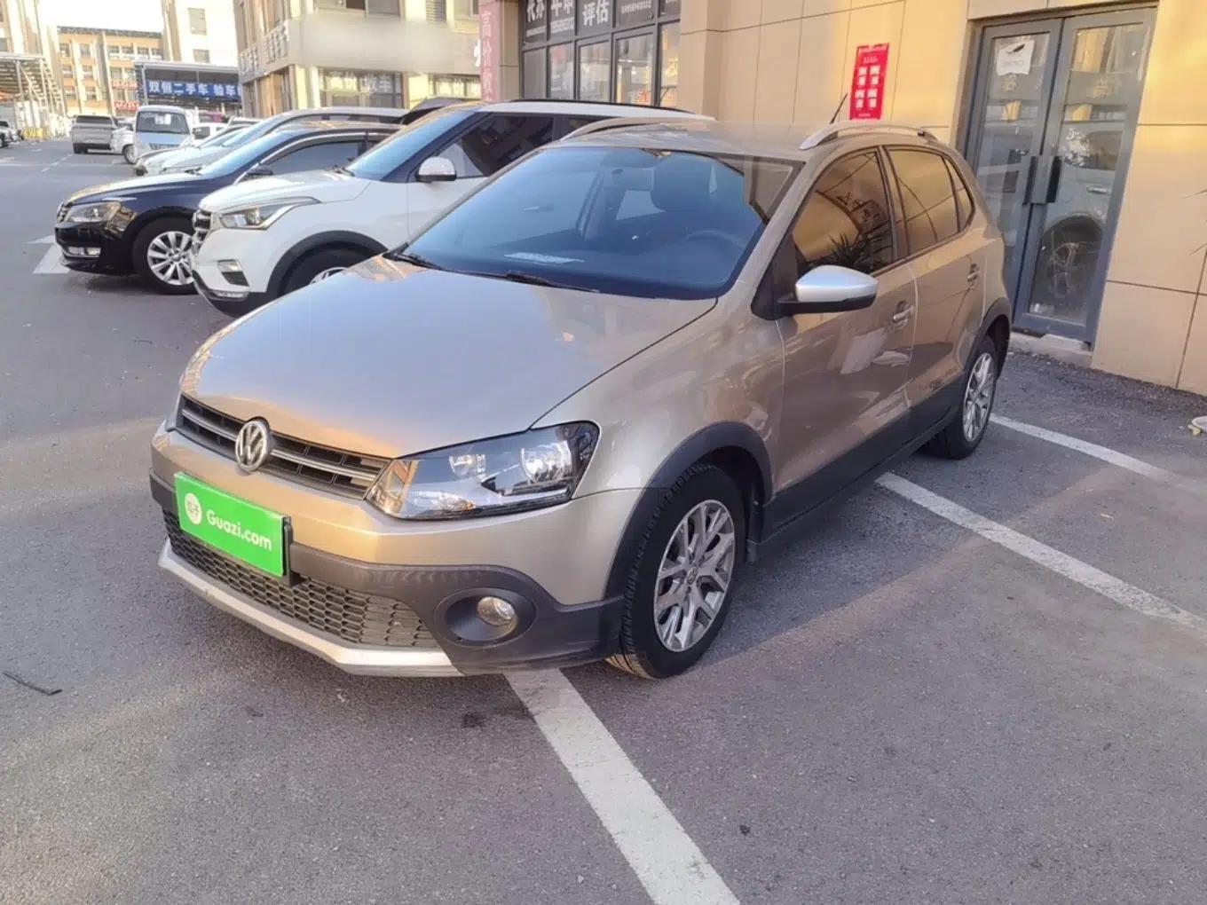 Volkswagen Polo 2016 1.4L Cross Polo Automatic — миниатюра 1